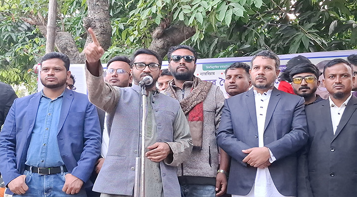 দুর্নীতির অভিযোগ উঠলে নাকে খৎ দিয়ে রাজনীতি ছেড়ে দেওয়ার ঘোষণা রাশদ খানের