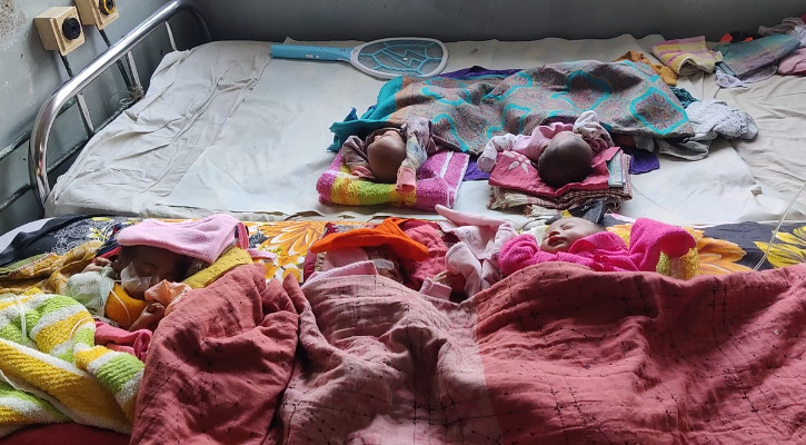 একসঙ্গে জন্ম নেওয়া সেই ৫ শিশু হাসপাতালে, অর্থাভাবে চিন্তিত বাবা-মা