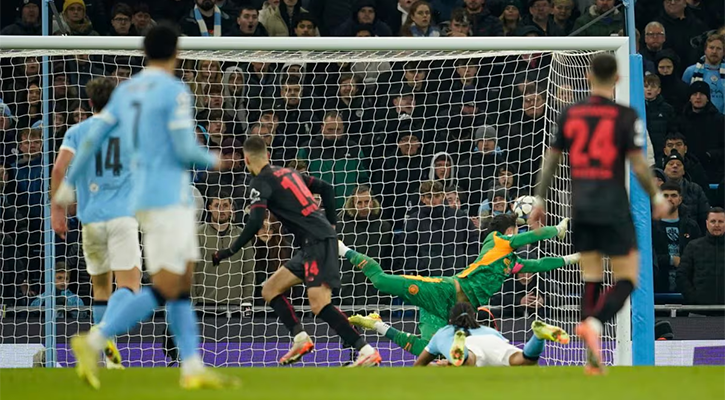 সুযোগ নষ্টের খেসারত, লেভারকুজেনের কাছে হারল ম্যানসিটি