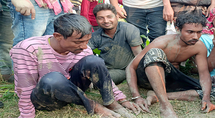ঝিনাইদহে কৃষকের ছদ্মবেশে দু’ডাকাত আটক