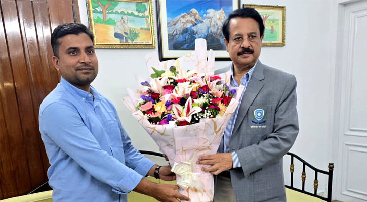 খালেদা জিয়ার সুস্থতা কামনায় শুভেচ্ছাসহ ফুল পাঠালেন চীনা রাষ্ট্রদূত