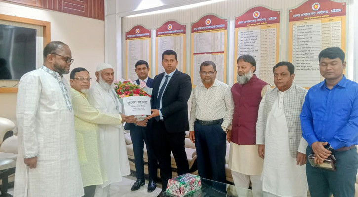 চট্টগ্রাম জেলা প্রশাসকের সাথে জামায়াত নেতাদের সাক্ষাৎ