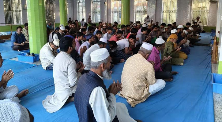 খালেদা জিয়ার সুস্থতা কামনায় ফেনীতে ছাত্র শিবিরের দোয়া