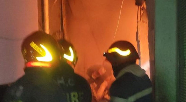 মগবাজারে ভবনে আগুন, ফায়ার সার্ভিসের দ্রুত নিয়ন্ত্রণ