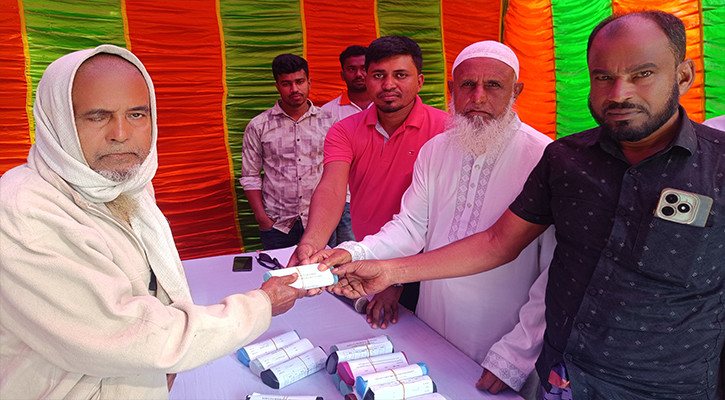 ঝিনাইদহে বিনামূল্যে চশমা পেলেন দুই শতাধিক দুস্থ চক্ষু রোগী