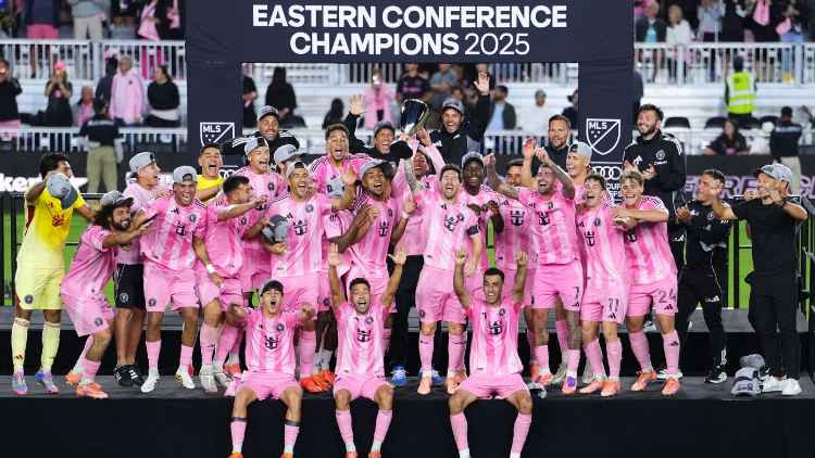 গোল উৎসব করে ফাইনালে মেসির ইন্টার মায়ামি