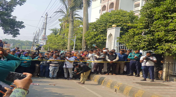 খুলনা দায়রা জজ আদালতের সামনে গুলিবিদ্ধ ২, নিহত ১