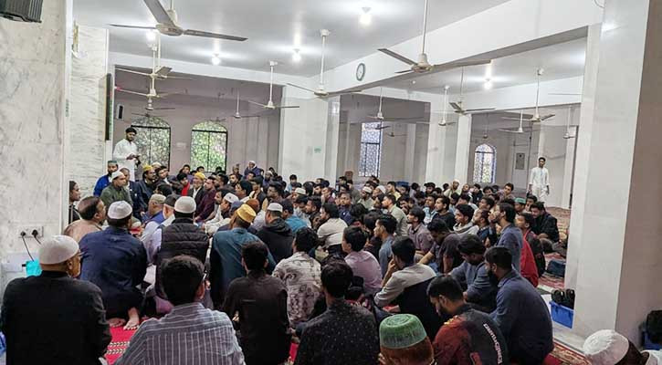 খালেদা জিয়ার সুস্থতা কামনায় চবি ছাত্রদলের দোয়া মাহফিল