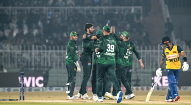 শ্রীলঙ্কাকে হারিয়ে টি-টোয়েন্টি ট্রাই-সিরিজ জিতলো পাকিস্তান