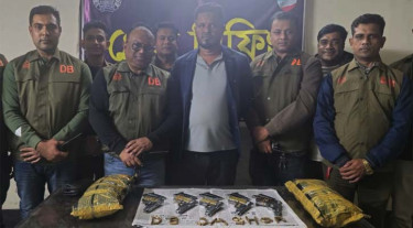 বিদেশি ৫ পিস্তল ৫০ রাউন্ড গুলিসহ অস্ত্র ব্যবসায়ী গ্রেপ্তার