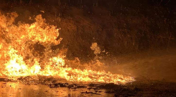 গাজীপুরে আগুনে পুড়লো ঝুট গুদাম