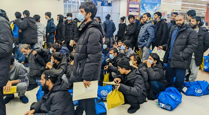 লি‌বিয়া থে‌কে দে‌শে ফি‌রলেন আরও ১৭৩ বাংলাদেশি