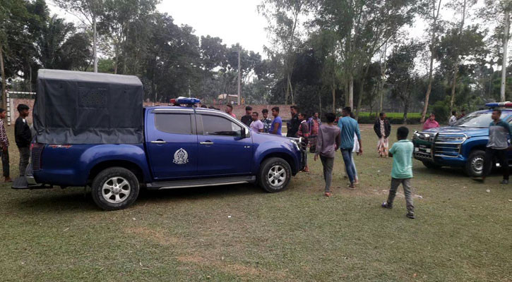 মেসেঞ্জারে গ্রুপচ্যাটের বিরোধে ছাত্রকে ছুরিকাঘাত, ১২ কিশোর আটক