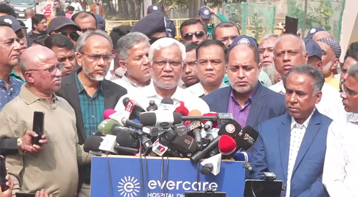 খালেদা জিয়া সিসিইউ-তে, গুজবে কান দেবেন না: ডা. জাহিদ