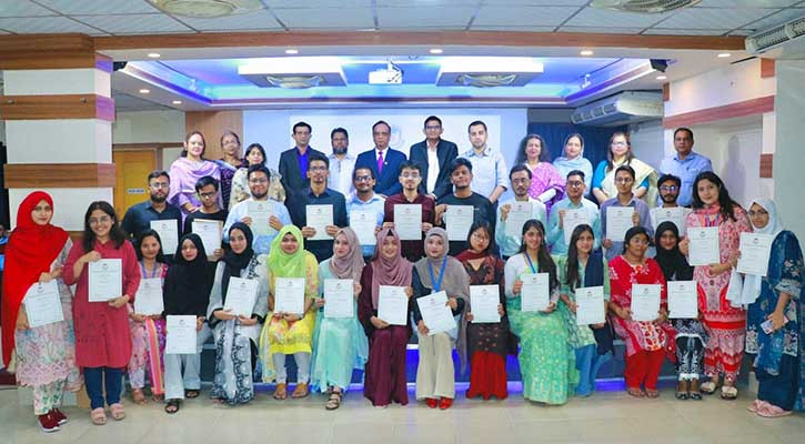 সিআইইউ’র ৬৮ শিক্ষার্থী পেল একাডেমিক এক্সিলেন্স অ্যাওয়ার্ড