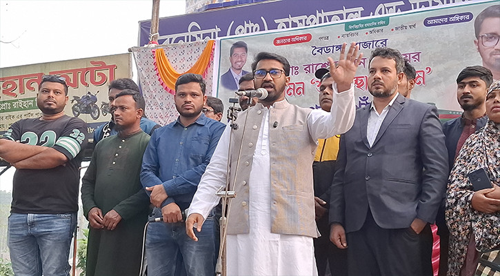 খালেদা জিয়া ভারতের চোখে চোখ রেখে কথা বলা শিখিয়েছেন: রাশেদ খান