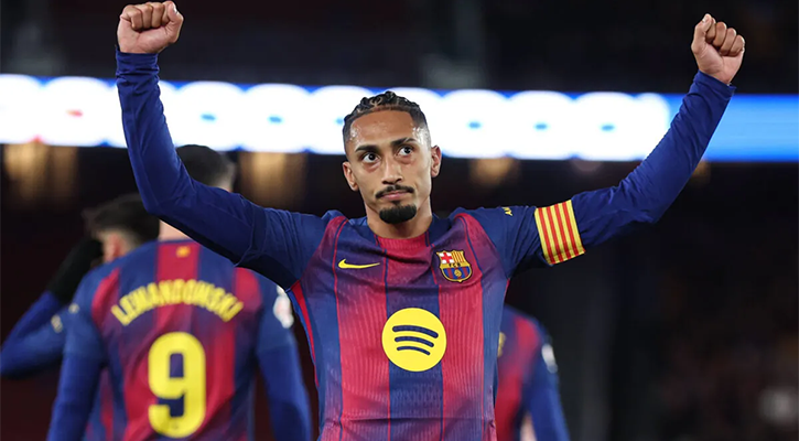 আতলেতিকোকে উড়িয়ে রিয়ালের সঙ্গে পয়েন্ট ব্যবধান বাড়াল বার্সা