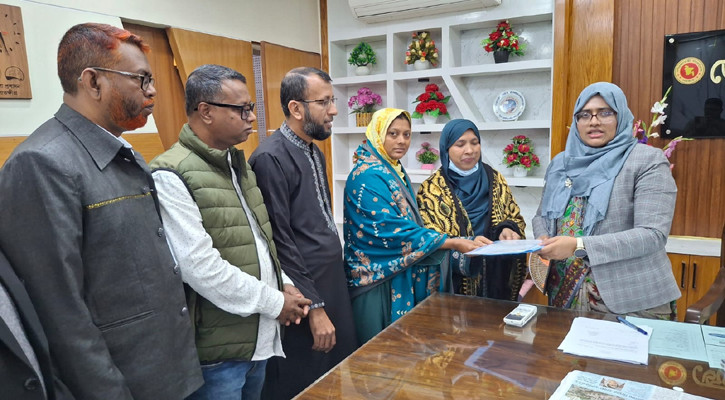 ১০ম গ্রেডসহ ৫ দফা দাবিতে ইউপি প্রশাসনিক কর্মকর্তাদের স্মারকলিপি