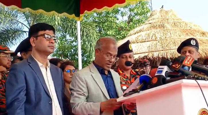 স্বেচ্ছাসেবকদের ভূমিকাই জাতিকে এগিয়ে নিয়ে যায়: স্বরাষ্ট্র উপদেষ্টা