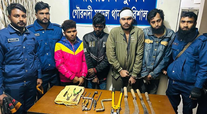 ডাকাতির প্রস্তুতিকালে স্থানীয়দের গণপিটুনির শিকার ৪ যুবক