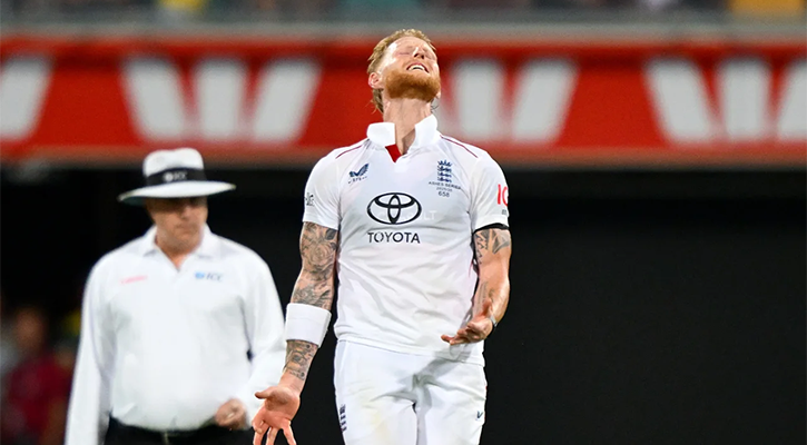 ইংল্যান্ডের ক্যাচ মিসের মহড়ায় লিড নিল অস্ট্রেলিয়া