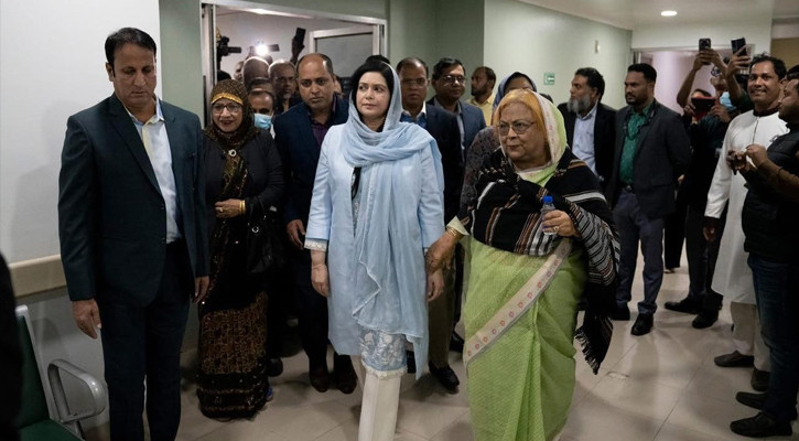 খালেদা জিয়াকে দেখতে আবারও এভারকেয়ারে ডা. জুবাইদা রহমান