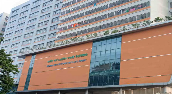 নারায়ণগঞ্জে চুলার আগুনে একই পরিবারের চারজন দগ্ধ