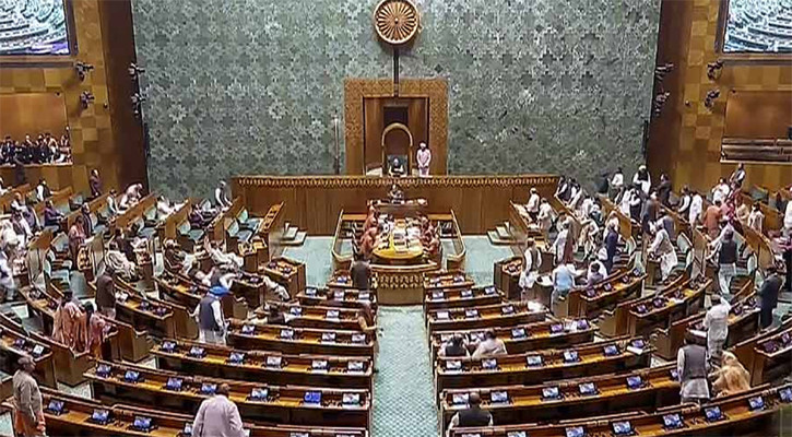 কর্মঘণ্টা শেষে আর অফিস নয়, লোকসভায় বিল উত্থাপন