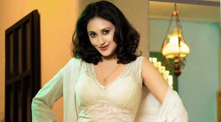 কুসুম সিকদারের ১২টি সিনেমার প্রস্তাব ফেরানোর কারণ কী?