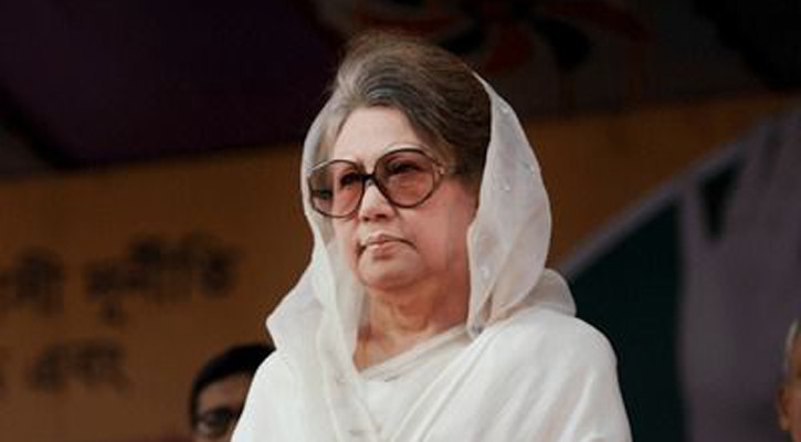 খালেদা জিয়াকে বহনকারী এয়ার অ্যাম্বুলেন্সকে ‘ভিভিআইপি মুভমেন্ট’ ঘোষণা