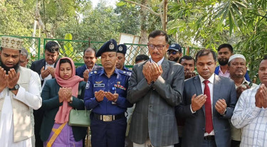 শহীদ আবু সাঈদের কবর জিয়ারত করলেন পররাষ্ট্র উপদেষ্টা