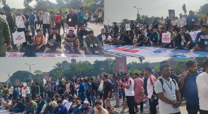 এনইআইআর সংস্কারের দাবিতে বিটিআরসির সামনে বিক্ষোভ করছেন মোবাইল ব্যবসায়ীরা