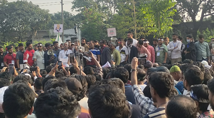 বিটিআরসির সিদ্ধান্তের অপেক্ষায় মোবাইল ব্যবসায়ীরা