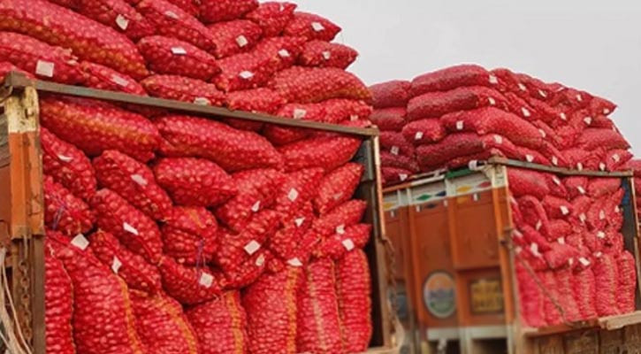 সোনামসজিদ বন্দর দিয়ে পেঁয়াজ আমদানি শুরু