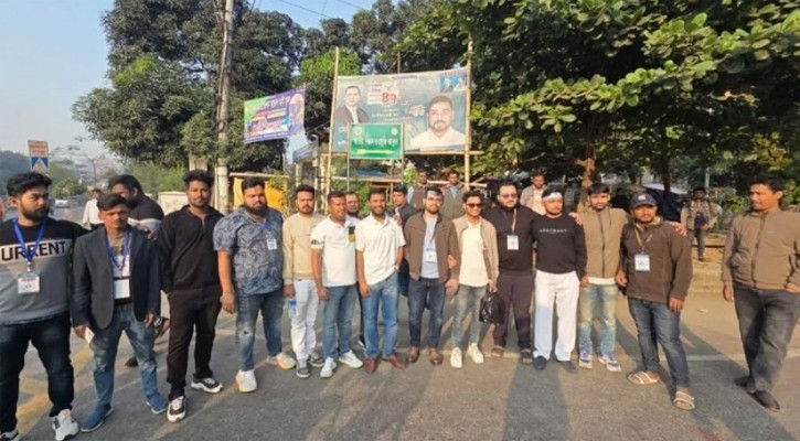 দাবি না মানা পর্যন্ত আন্দোলন চালিয়ে যাওয়ার ঘোষণা মোবাইল ব্যবসায়ীদের