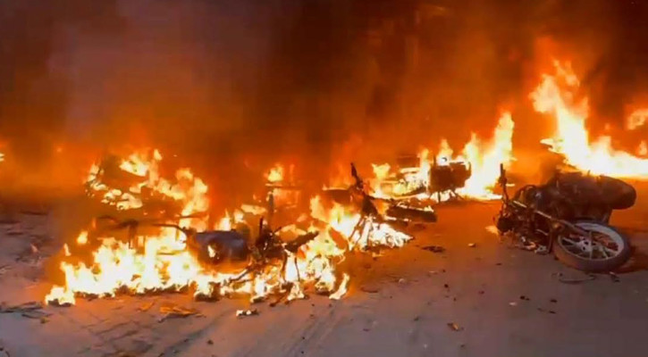 গাজীপুরে বিএনপির দুই গ্রুপের সংঘর্ষ, ১১ মোটরসাইকেলে অগ্নিসংযোগ