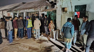 বগুড়ায় ঘরের দরজা ভেঙে বিছানায় মিলল নারীর লাশ