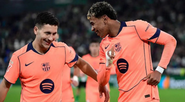 তোরেসের হ্যাটট্রিক, রিয়ালকে পেছনে ফেলে ৪ পয়েন্টে এগিয়ে গেল বার্সা