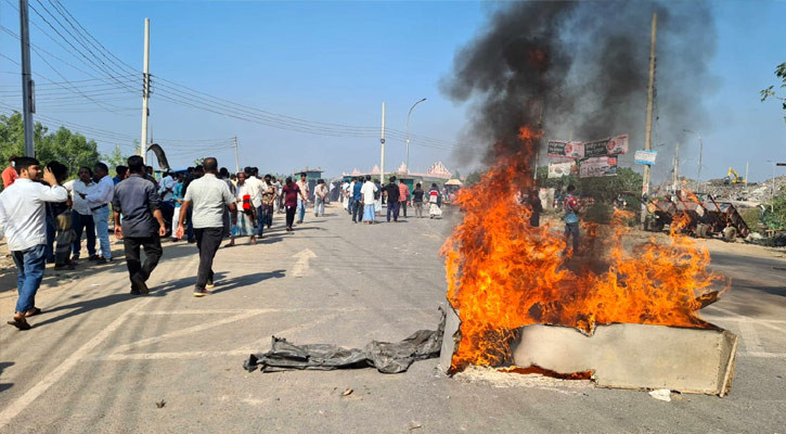 কক্সবাজারে নদীবন্দরে উত্তেজনা, বিক্ষোভে কার্যক্রম স্থগিত করলো বিআইডব্লিউটিএ