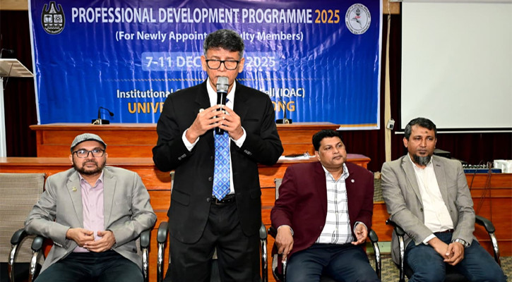 নৈতিকতার সঙ্গে উত্তরপত্র মূল্যায়ন শিক্ষকের প্রধান দায়িত্ব: চবি উপাচার্য