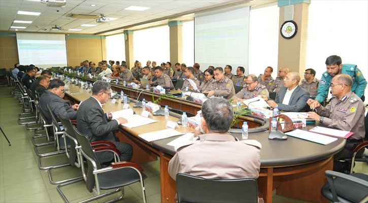 বুদ্ধিজীবী দিবস ও বিজয় দিবসে পুলিশকে অত্যন্ত সতর্ক থাকার নির্দেশ