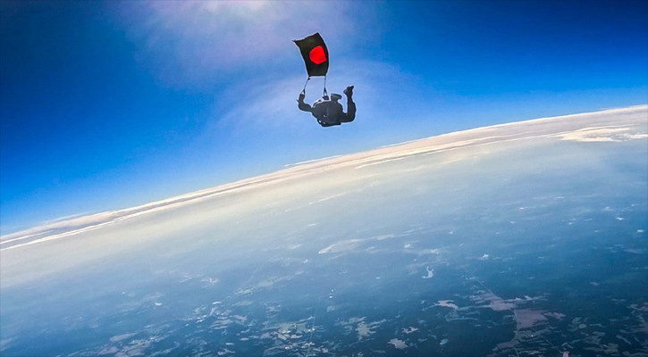 রেকর্ড গড়তে বিজয় দিবসে পতাকা হাতে স্কাইডাইভ দেবেন ৫৪ প্যারাট্রুপার