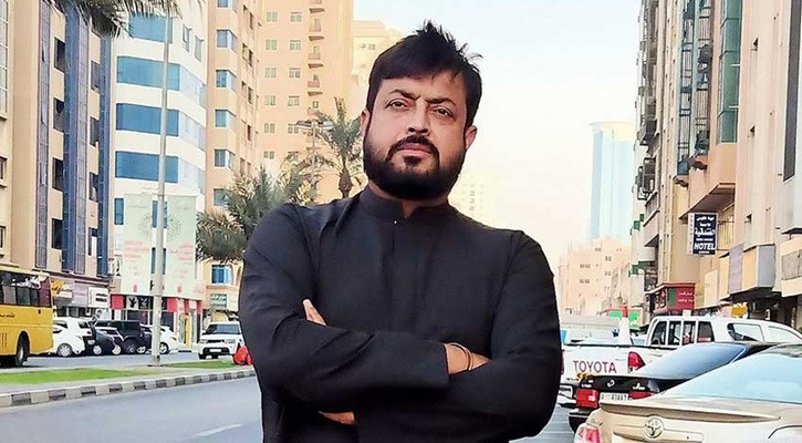 ওমরাহ পালন করতে ঢাকা ছাড়লেন ওমর সানী