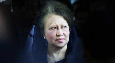 লন্ডনযাত্রা স্থগিত, আপাতত ঢাকাতেই চলবে খালেদা জিয়ার চিকিৎসা