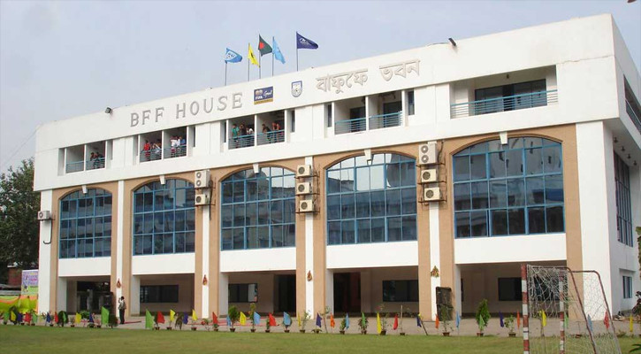 ১০ বছরের চুক্তিতে বাফুফের পাশে বিএসআরএম