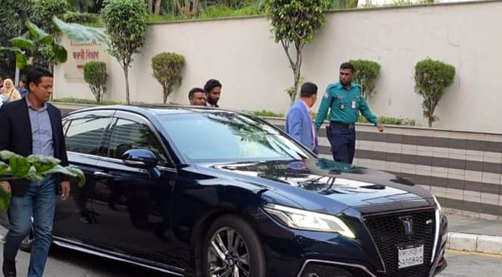 খালেদা জিয়াকে দেখতে ফের এভারকেয়ারে জুবাইদা রহমান