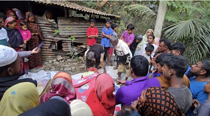 নওগাঁয় বাসচাপায় মোটরসাইকেল ২ আরোহী নিহত