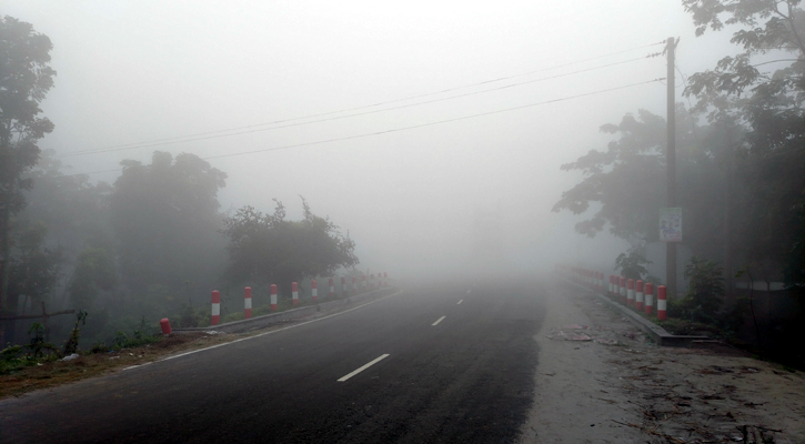 ৮ ডিগ্রির ঘরে নামল তাপমাত্রা, কমতে পারে আরও