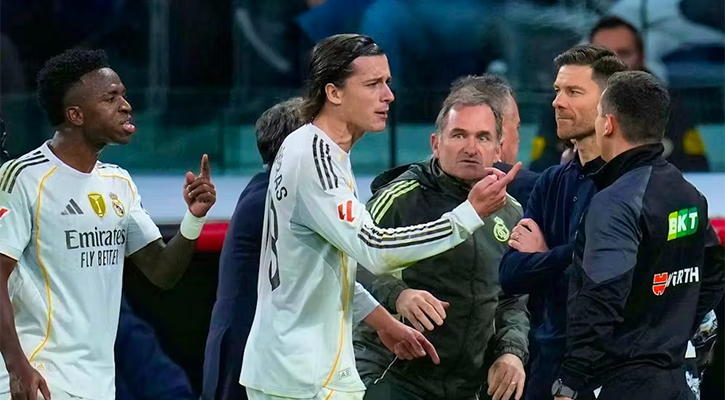 লাল কার্ডের খেসারত, তিন তারকাকে হারিয়ে সংকটে রিয়াল