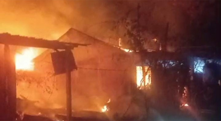 বোয়ালখালীতে আগুনে পুড়লো ৬ বসতঘর